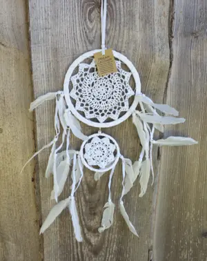 Drømmefanger med hæklet net, 2 ringe hvid