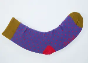 Doris & Dude strømper i bambus/øko bomuld, lilla med prikker