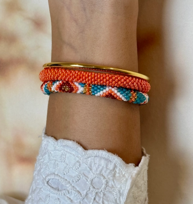 Maison Kizo Nepal armbånd af glasperler, #08 koral, blå, hvid mm