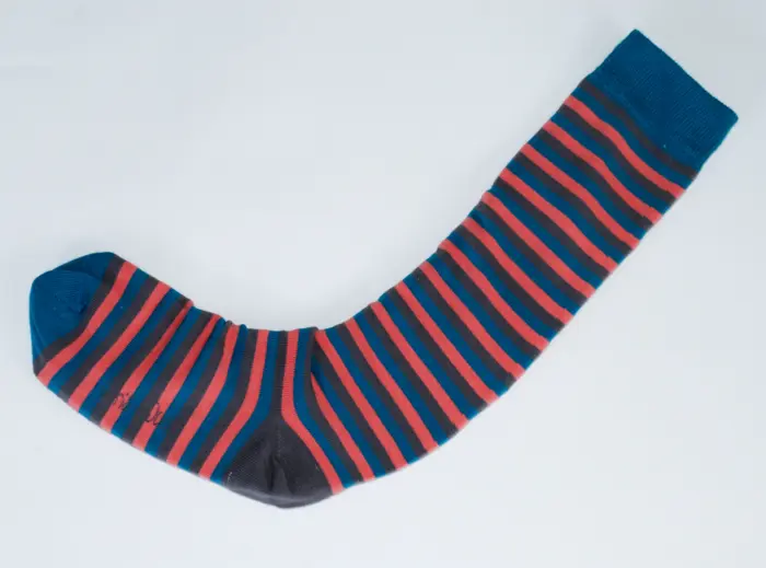 Doris & Dude knæstrømper i bambus/øko bomuld, striber lyserød og tyrkis