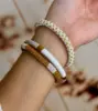 Maison Kizo Nepal armbånd af glasperler, #01 hvidt og guld