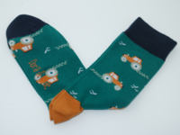Doris & Dude strømper i bambus/øko bomuld, grøn med traktor